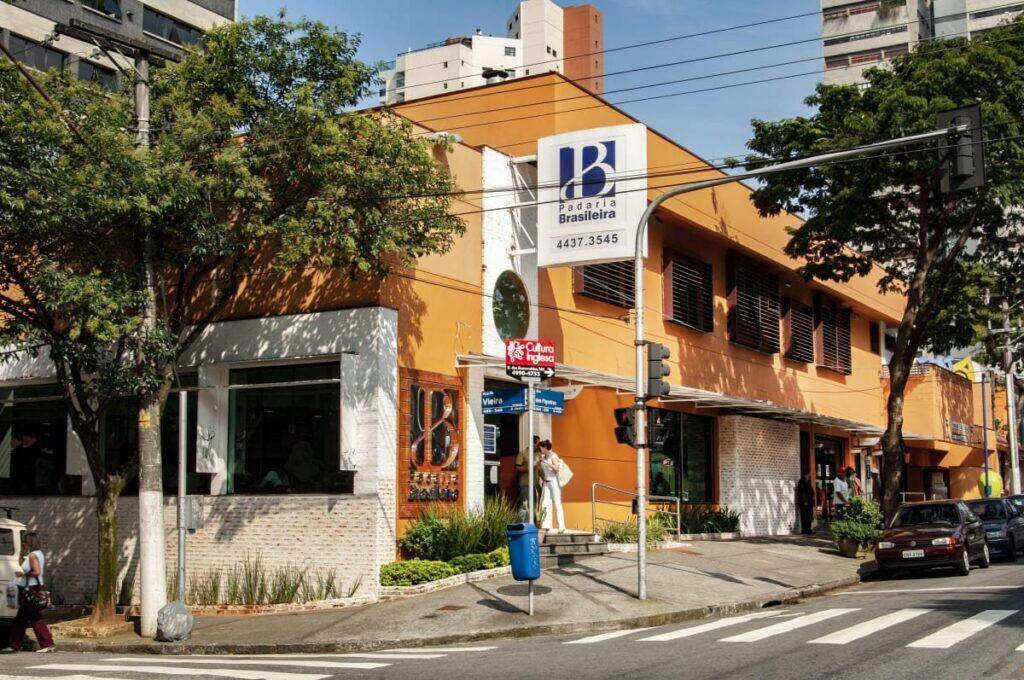 Padaria Brasileira  cerca de 15 km