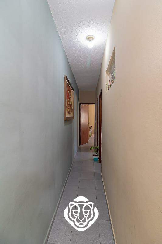 Corredor dormitórios / Casa I