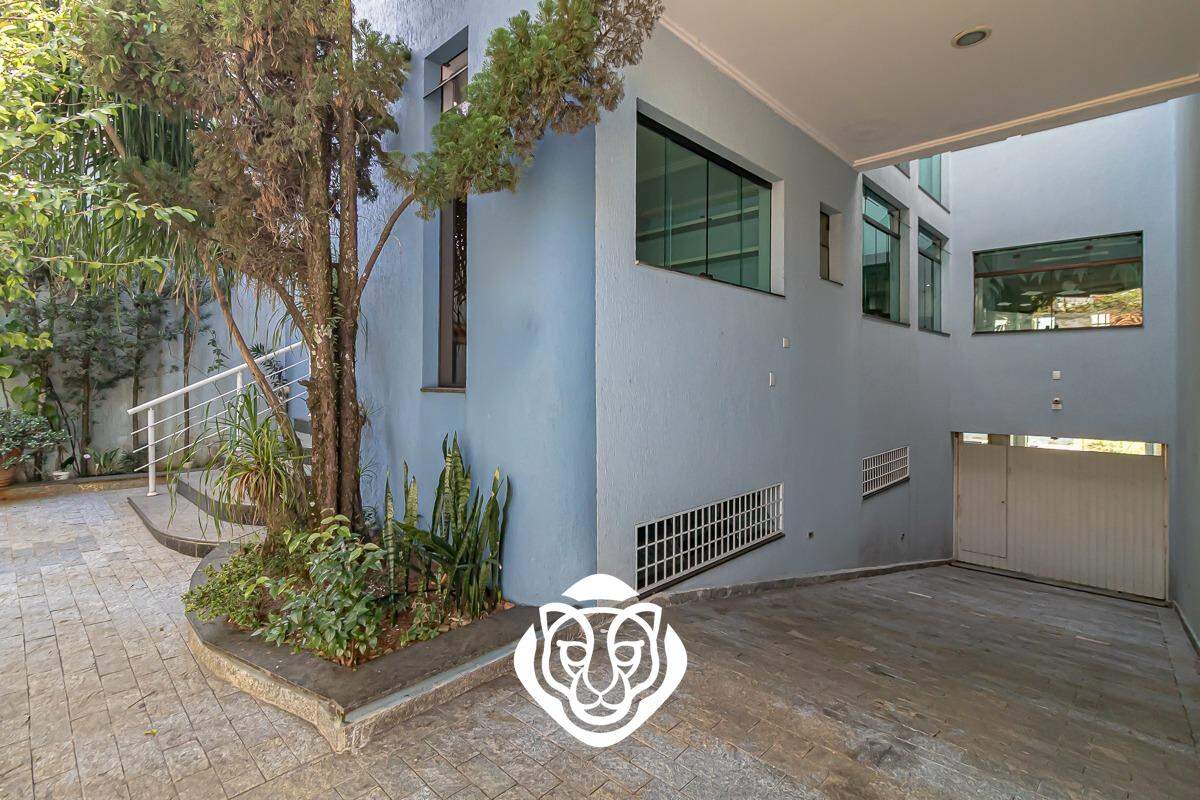 Frente / Garagem