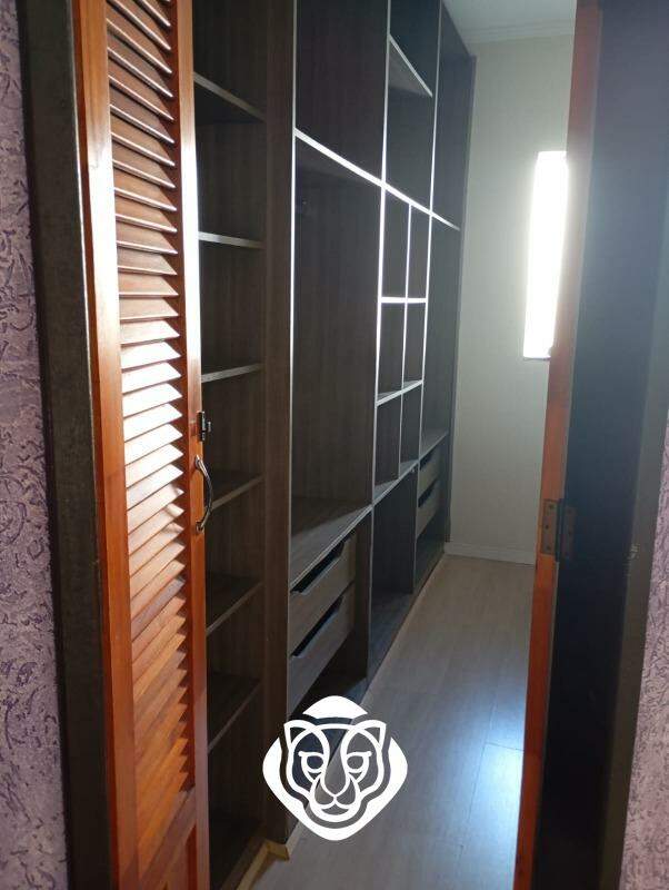 Closet II
