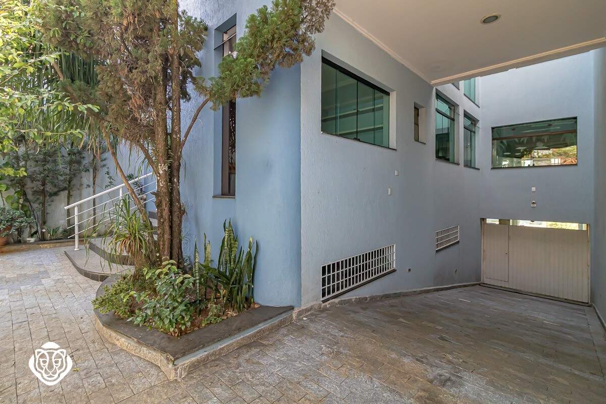 Frente / Garagem