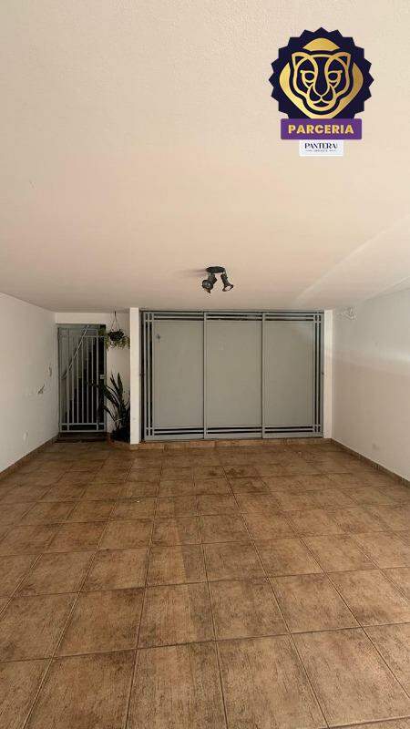 Depósito garagem