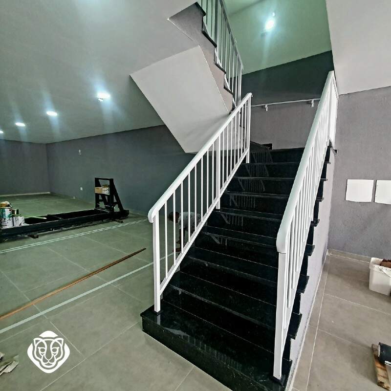 Escada de acesso aos Apartamentos