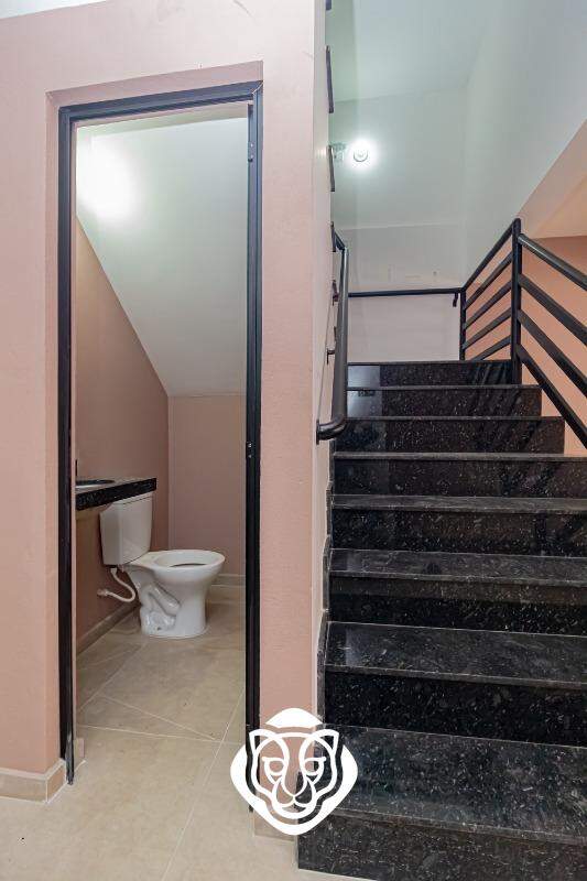 Escada de acesso / Lavabo