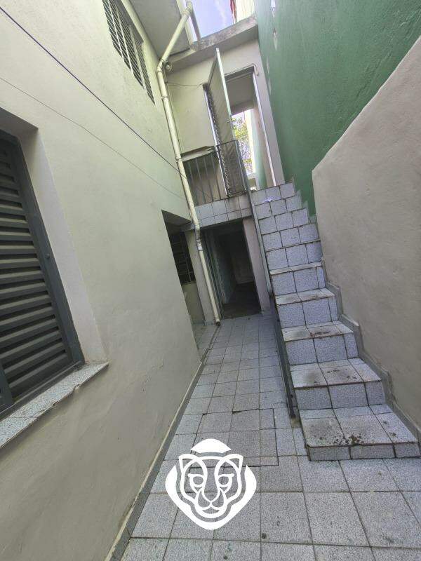 Escada para piso superior