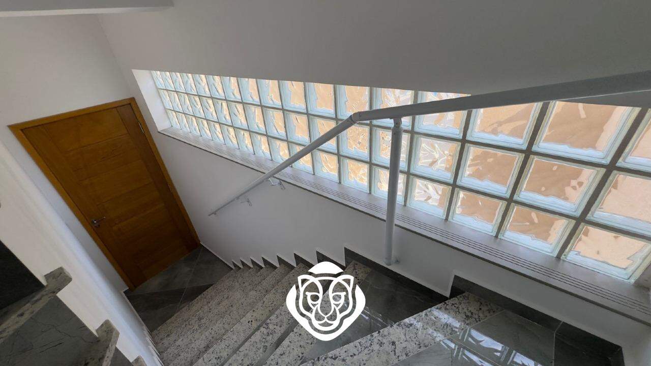 Hall Entrada