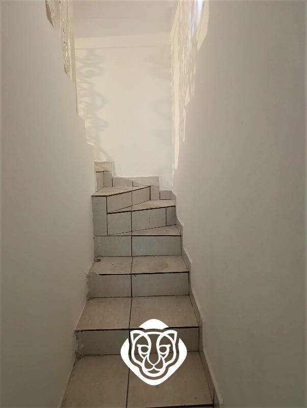 Escada acesso dormitório - casa II