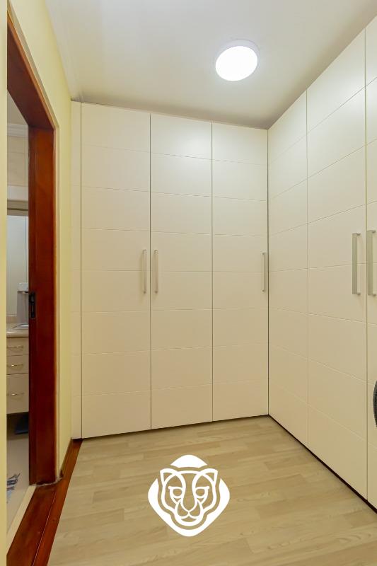 Closet suite