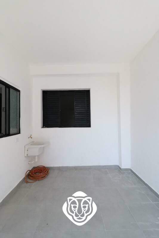 Lavanderia e garagem