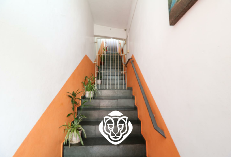 Entrada Lateral para Salas