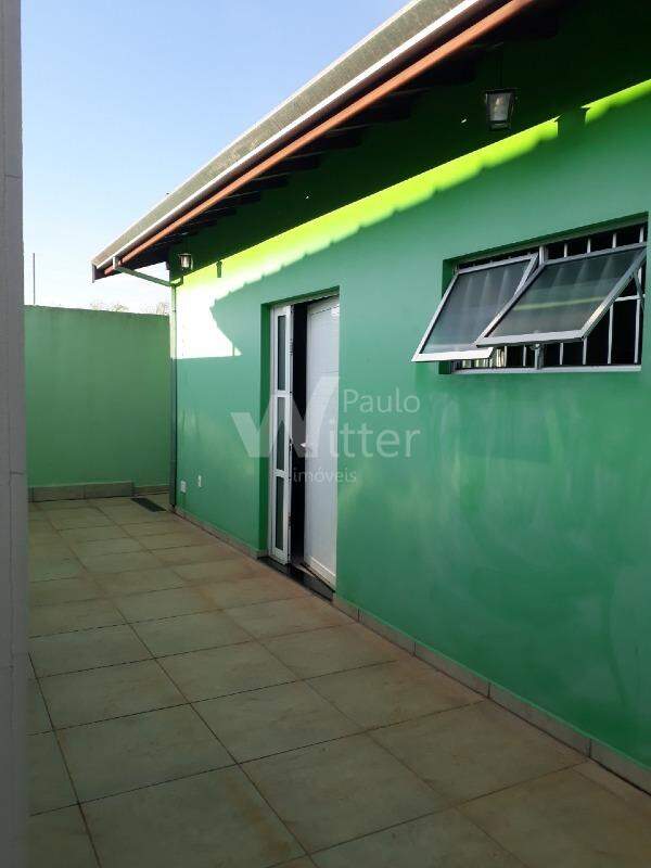 Casa à venda no Jardim Regina: fundos