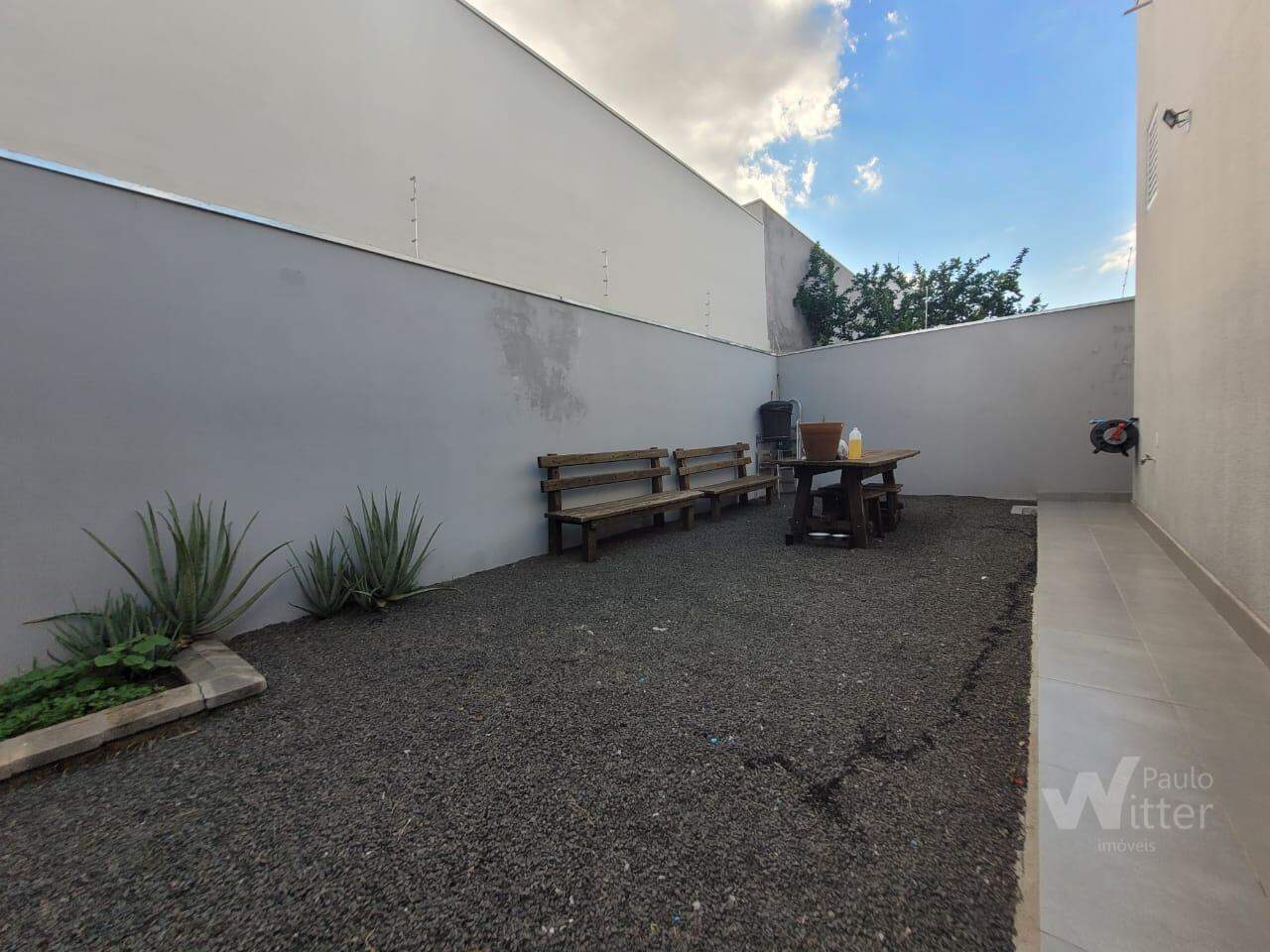 Casa à venda no Jardim Julia: 