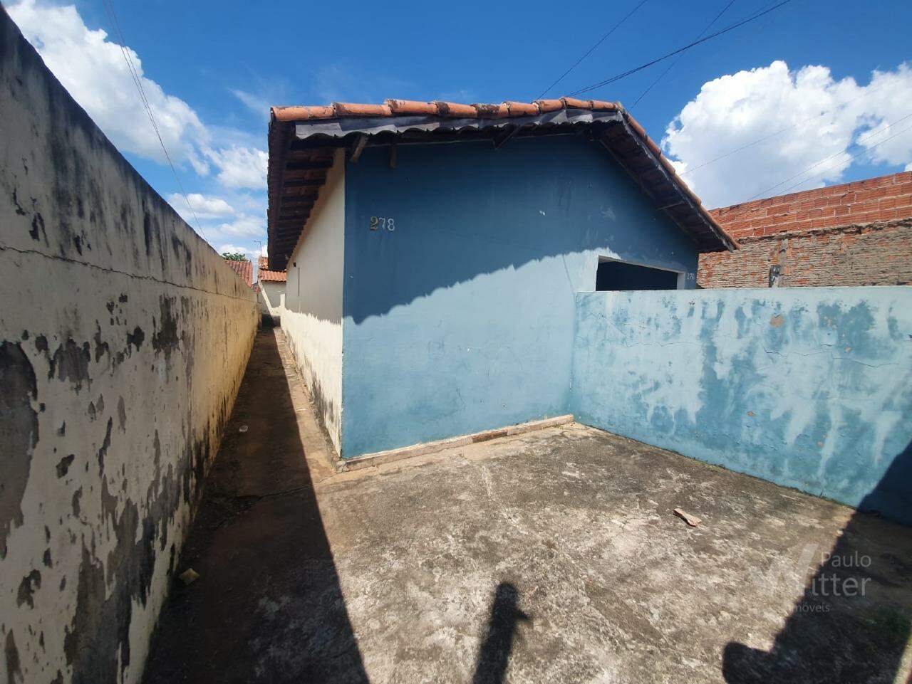 Casa à venda no Jardim Planalto: entrada casa fundo