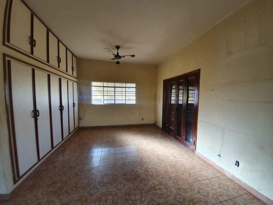 Casa à venda no Centro: 