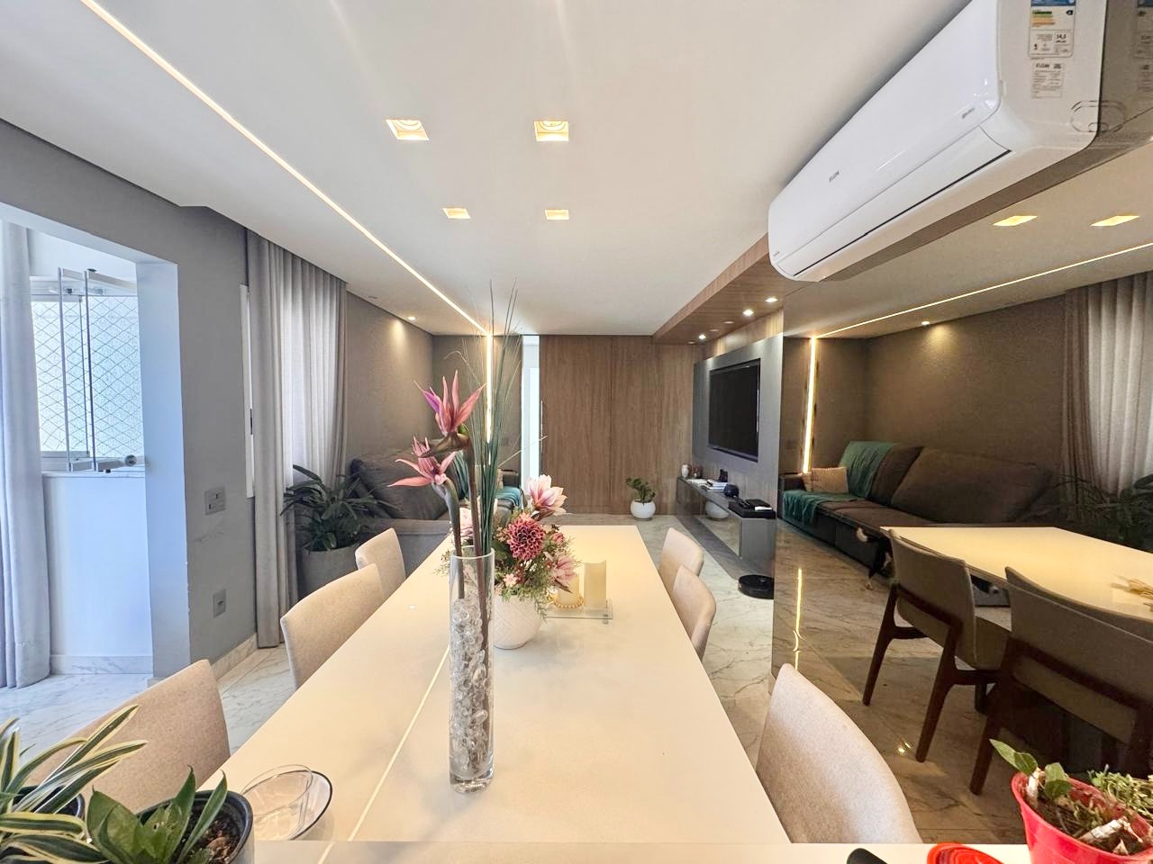 Apartamento à venda no JK: 