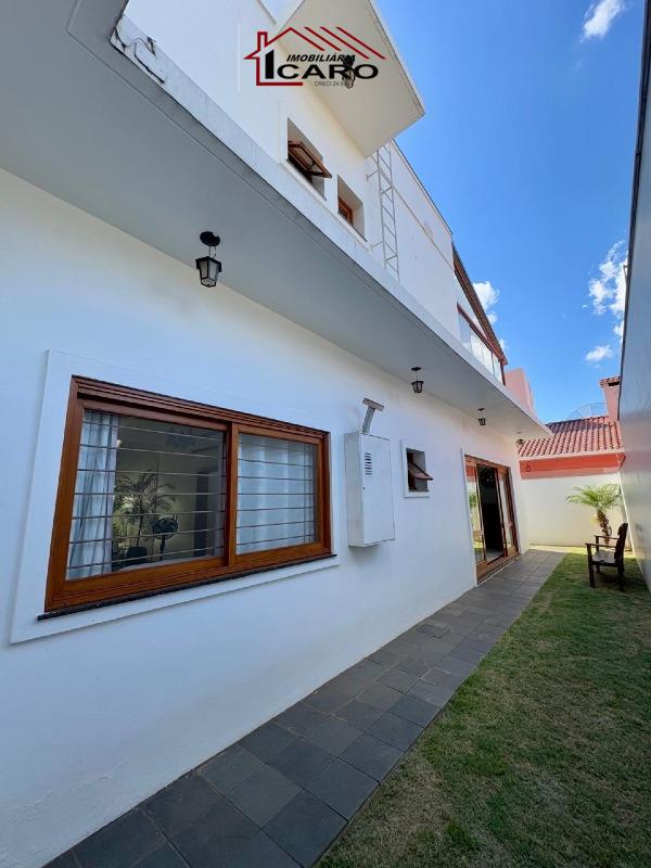 Casa à venda no Centro: 