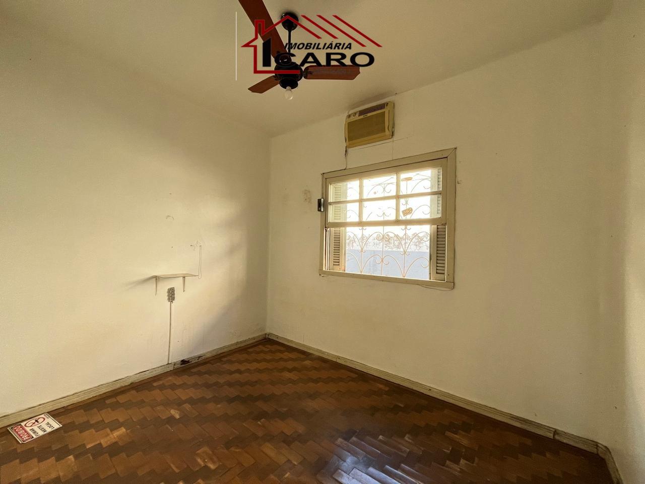 Casa à venda no Centro: 