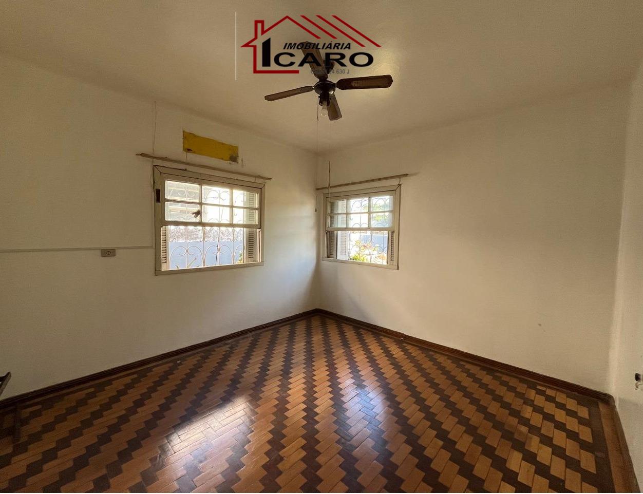 Casa à venda no Centro: 