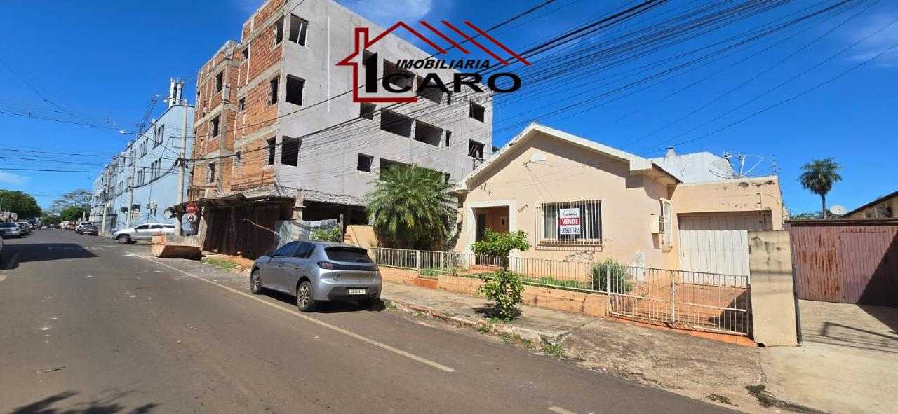 Casa à venda no Centro: 