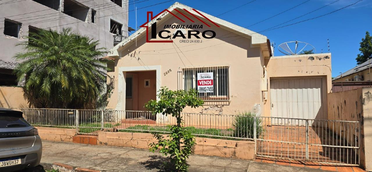 Casa à venda no Centro: 