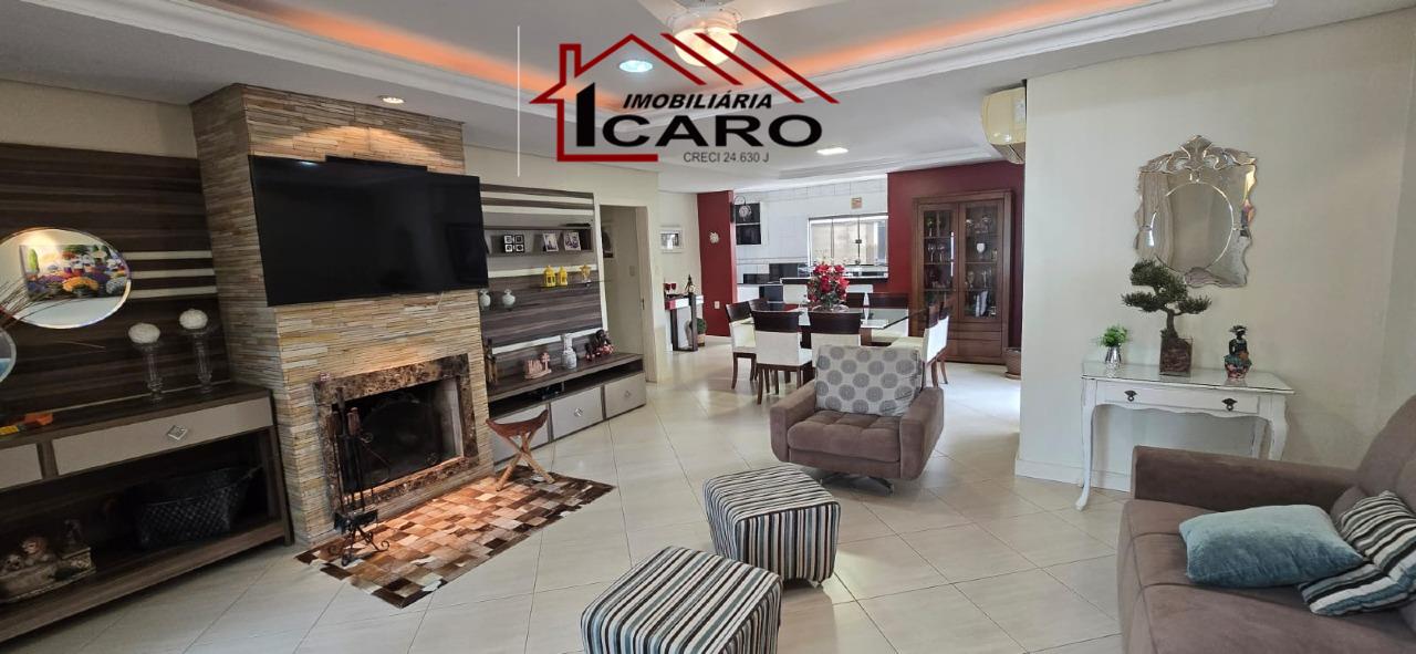 Casa à venda no Centro: 