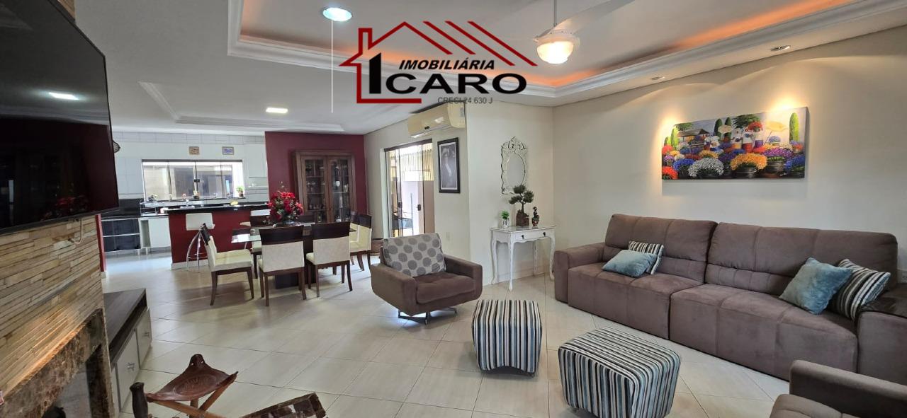 Casa à venda no Centro: 