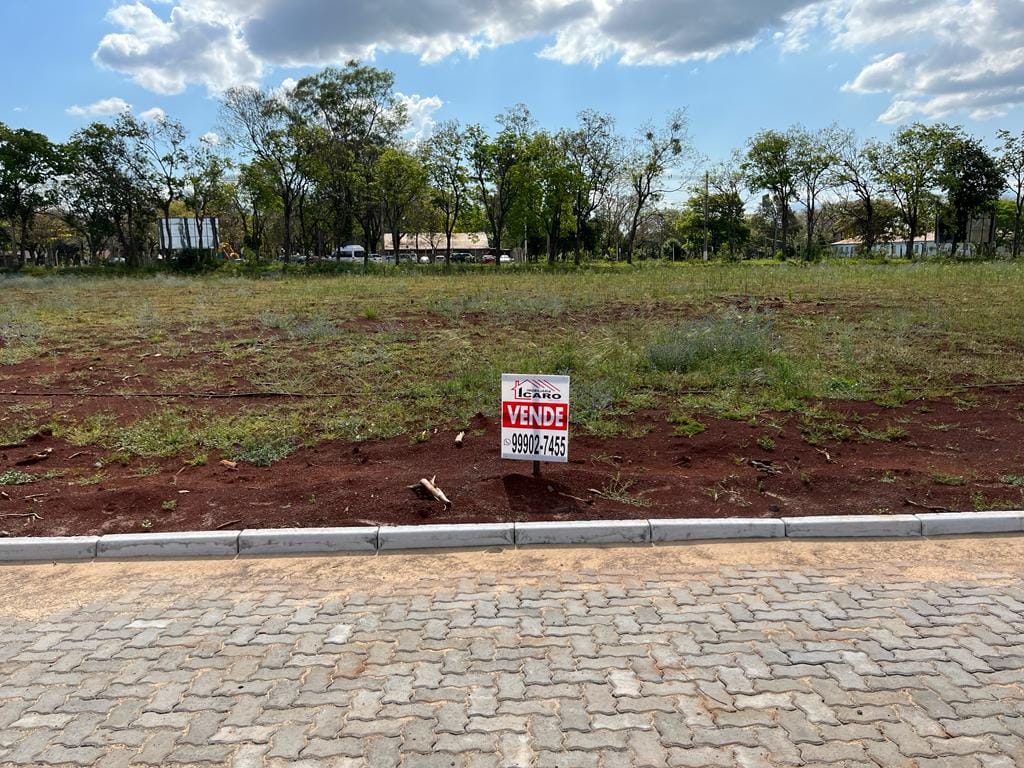 Terreno à venda no Parque Lorena: 