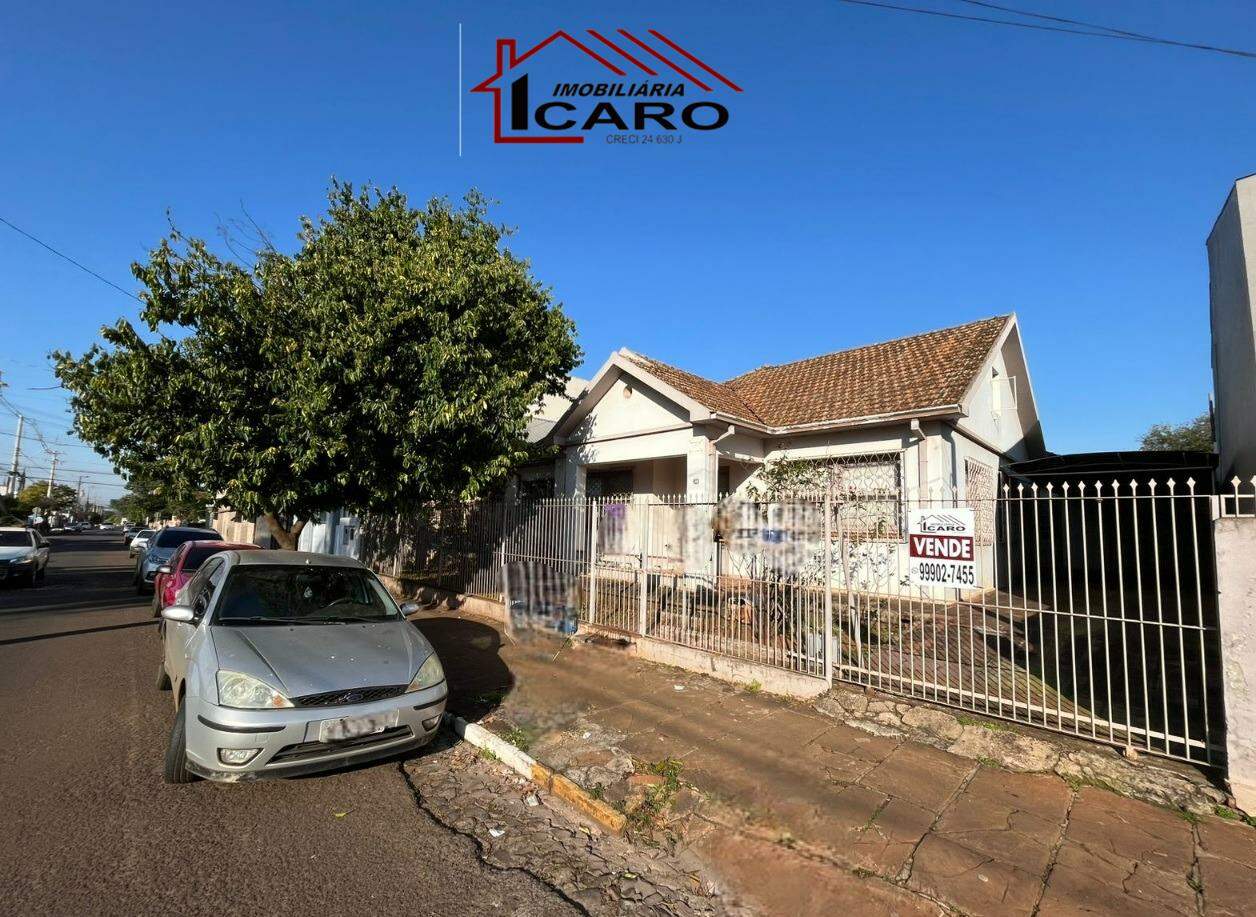 Casa à venda no Centro: 