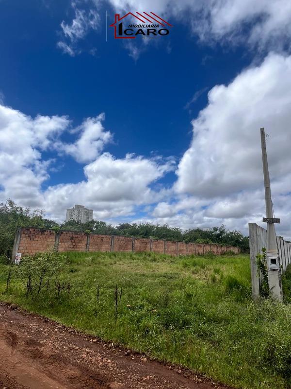 Terreno à venda no Maria do Carmo: 
