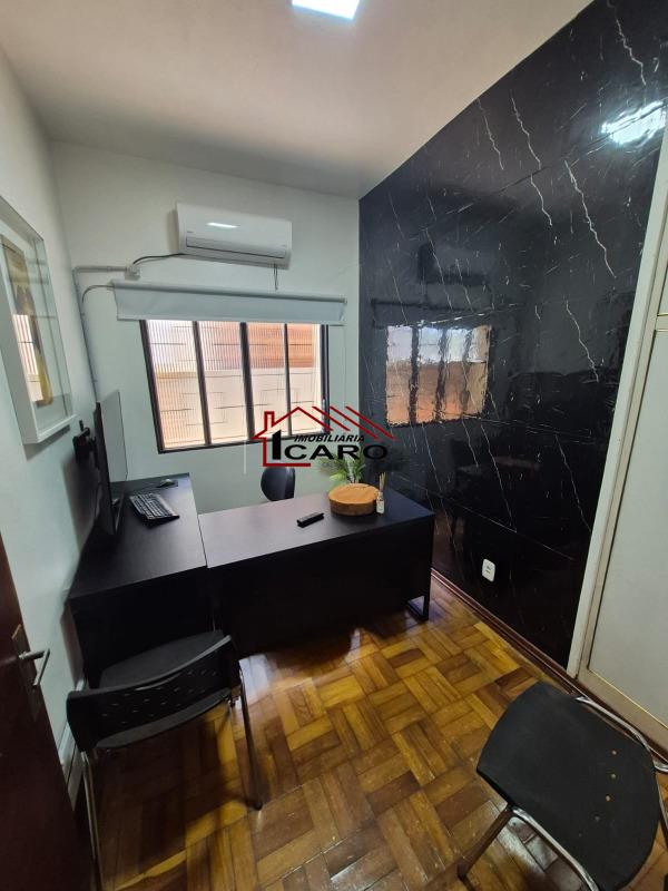 Casa à venda no Centro: 