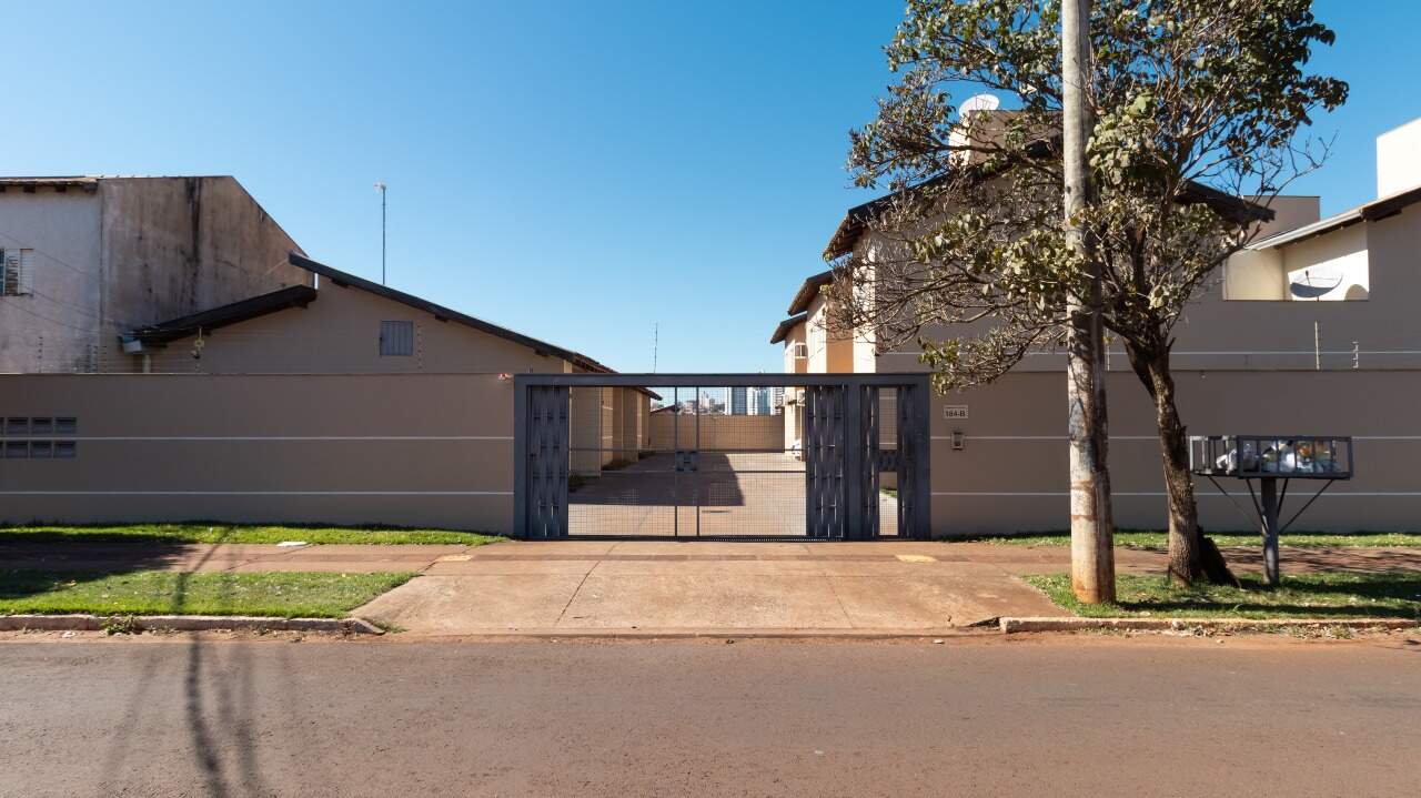 Sobrado no Condomínio Residencial La Ville