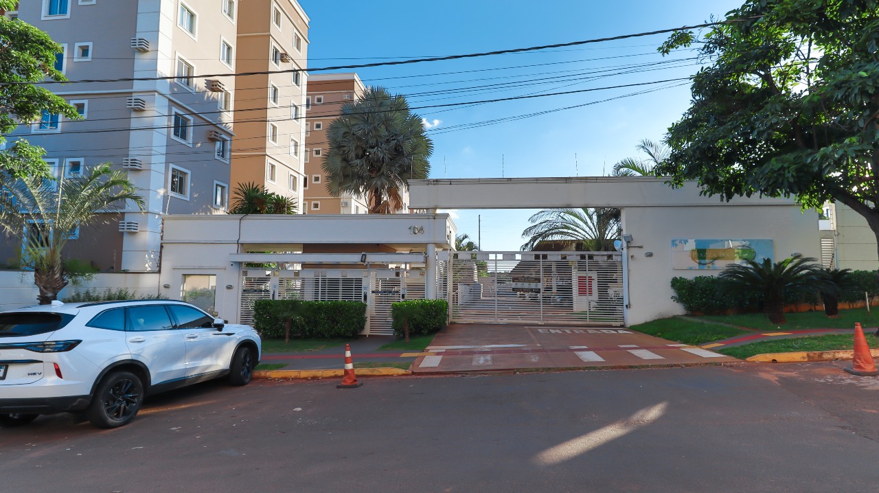 Apartamento semimobiliado no Piazza Boulevard