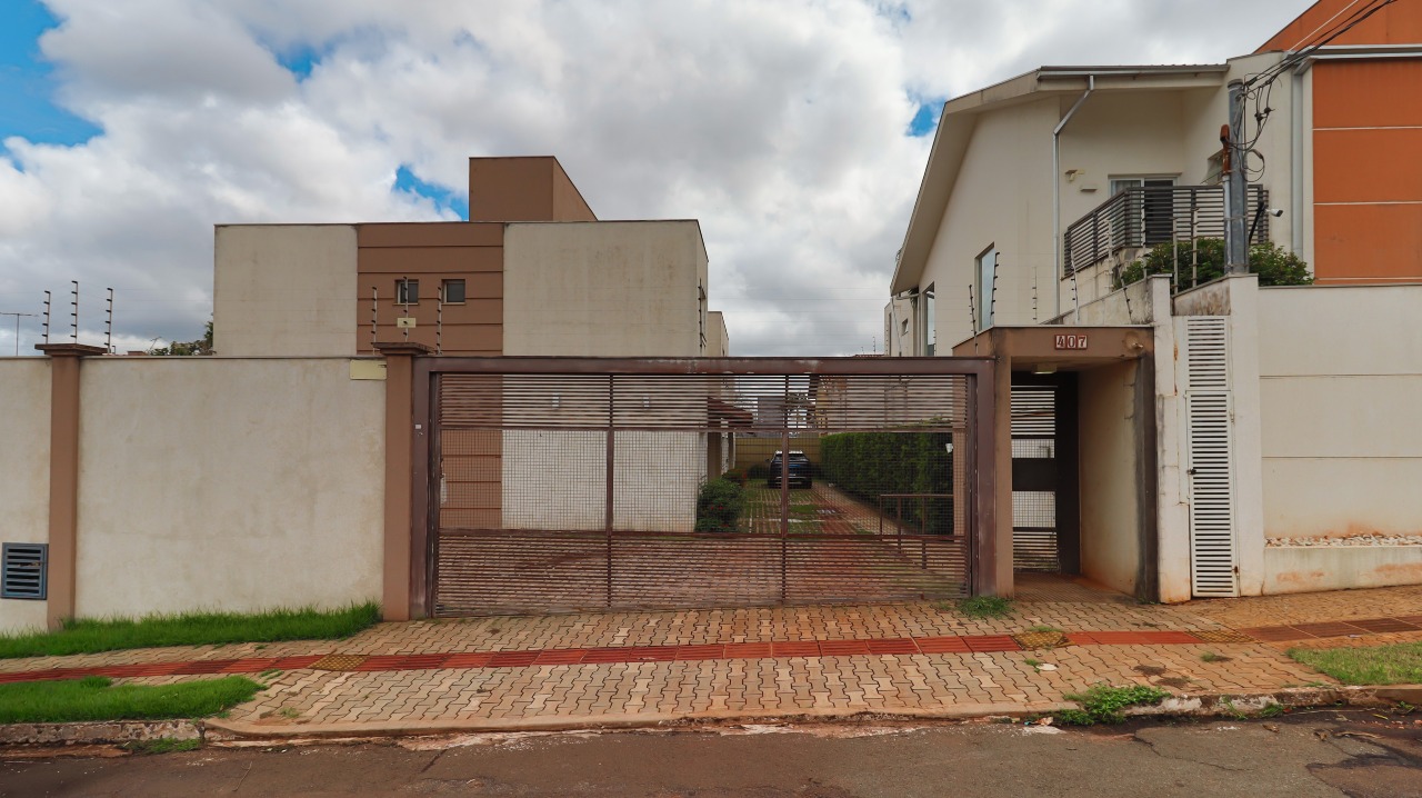 Sobrado Condomínio no bairro Chácara Cachoeira