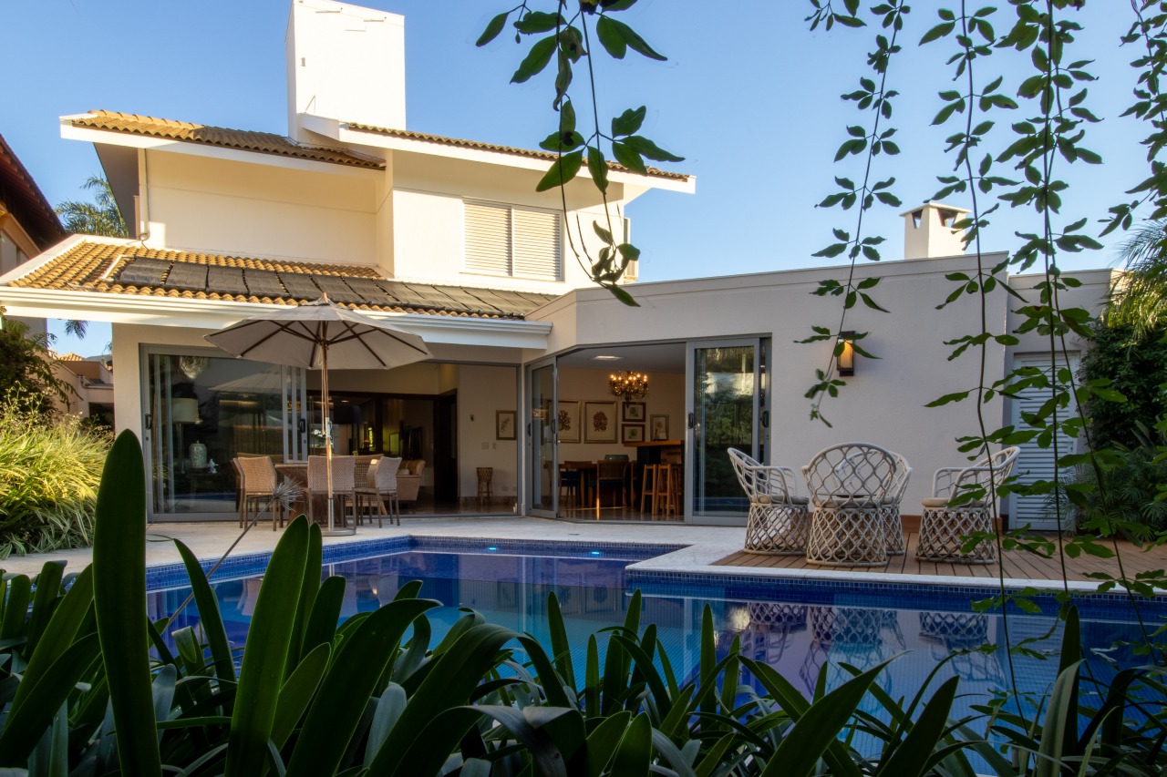 Sobrado de alto padrão no Condomínio Portal Itayara 