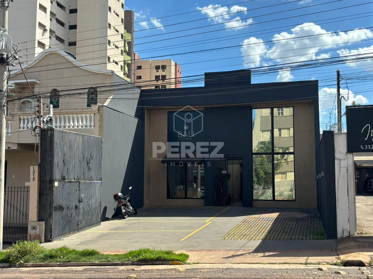 Prédio Comercial localizado no Centro