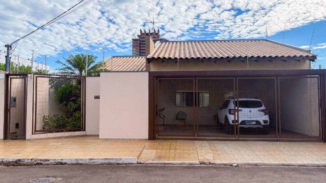Casa Térrea no Chácara Cachoeira