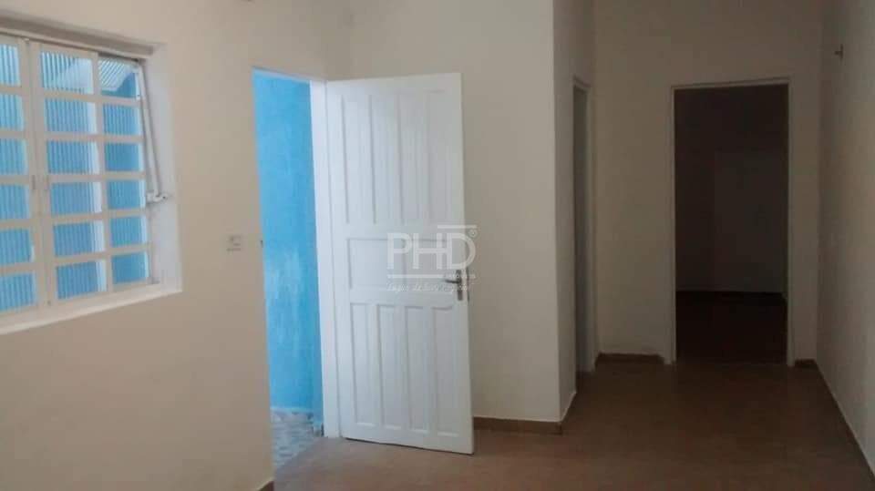 Casa à venda com 3 quartos, 184m² - Foto 2