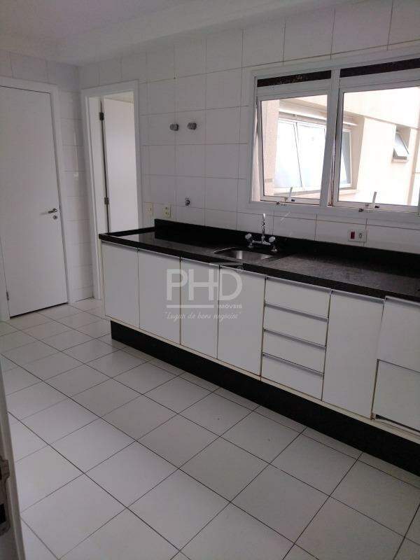 Apartamento à venda com 3 quartos, 166m² - Foto 3