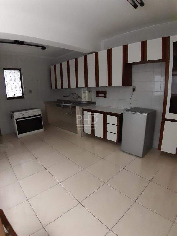 Casa à venda com 4 quartos, 277m² - Foto 3