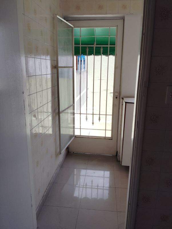 Casa para alugar com 4 quartos, 140m² - Foto 19