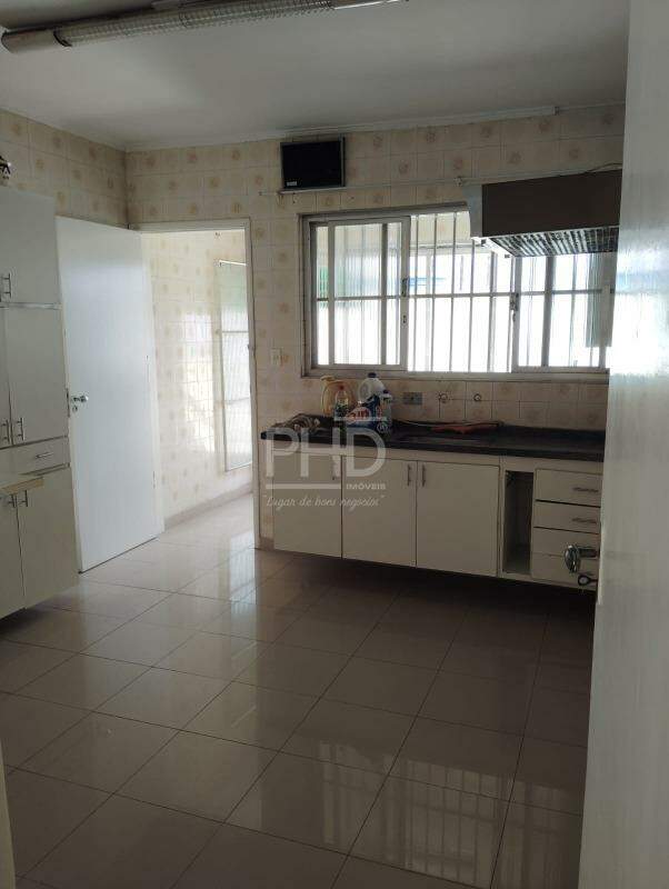 Casa para alugar com 4 quartos, 140m² - Foto 15