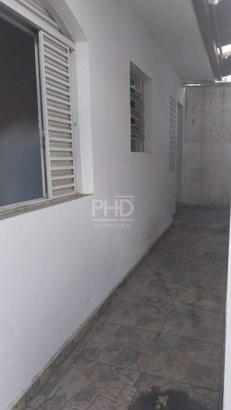 Prédio Inteiro para alugar com 4 quartos, 240m² - Foto 17