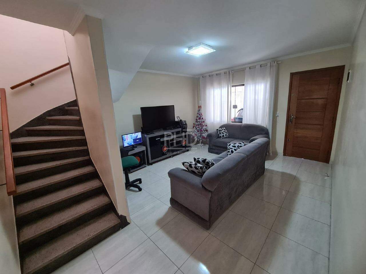 Sobrado para alugar com 2 quartos, 85m² - Foto 1