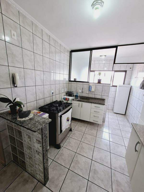 Apartamento à venda com 2 quartos, 62m² - Foto 11