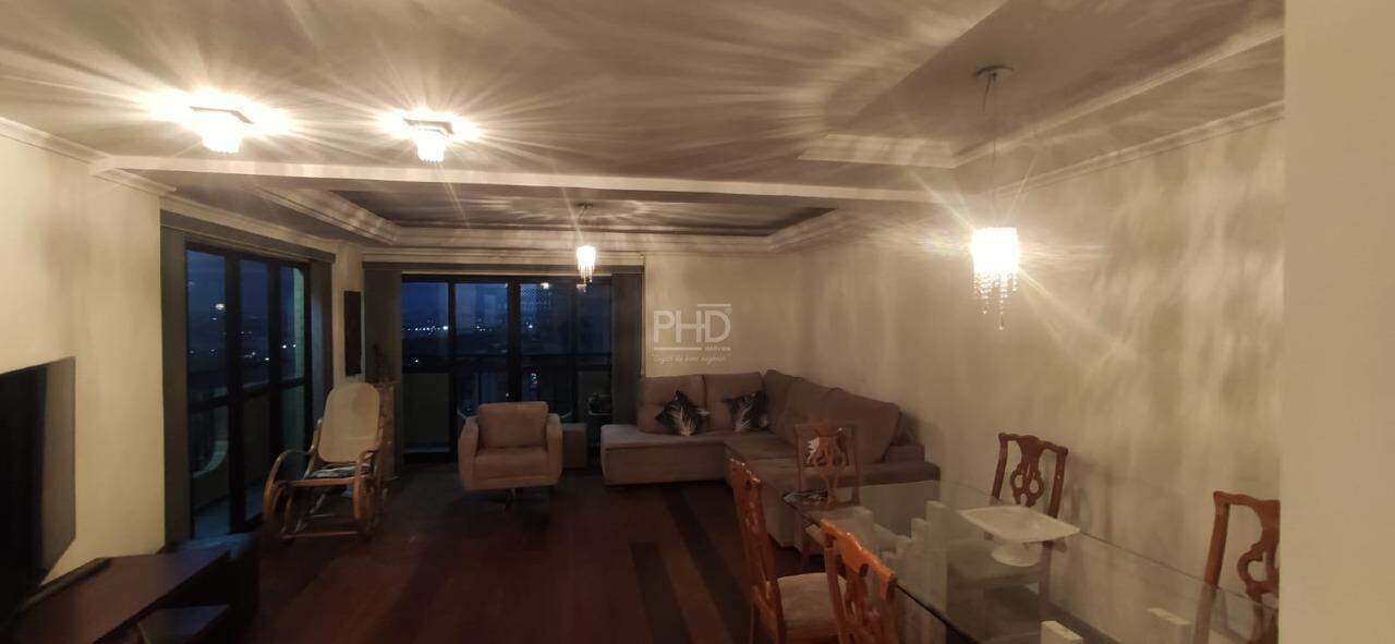 Apartamento à venda com 3 quartos, 170m² - Foto 2