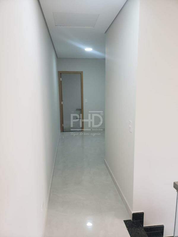 Sobrado à venda com 3 quartos, 201m² - Foto 2