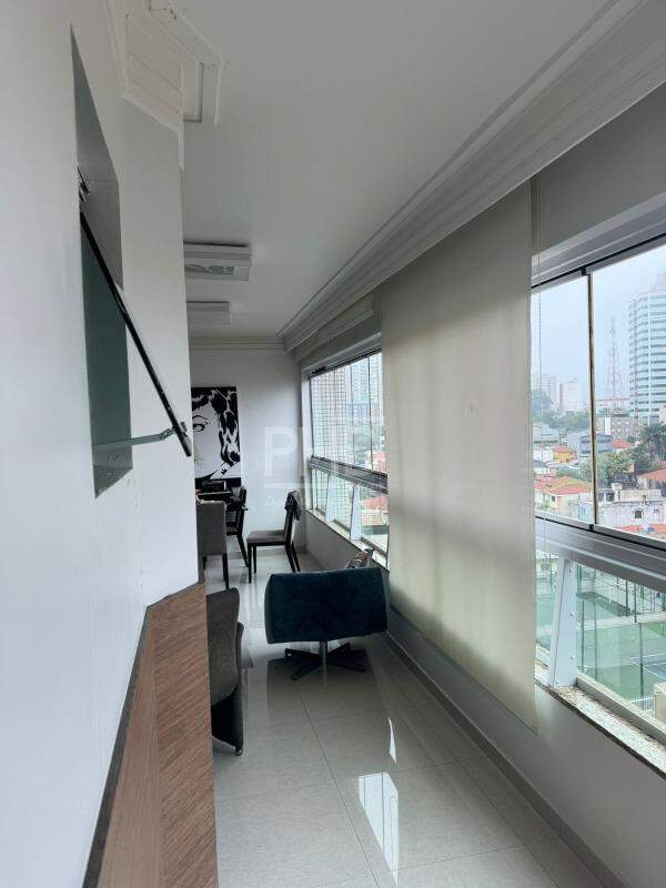 Apartamento à venda com 3 quartos, 150m² - Foto 3