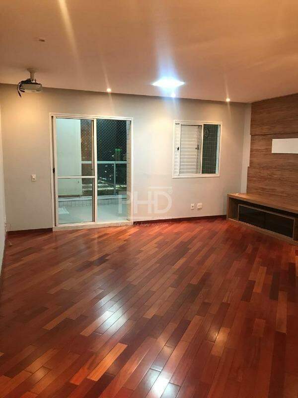 Apartamento à venda com 3 quartos, 102m² - Foto 1