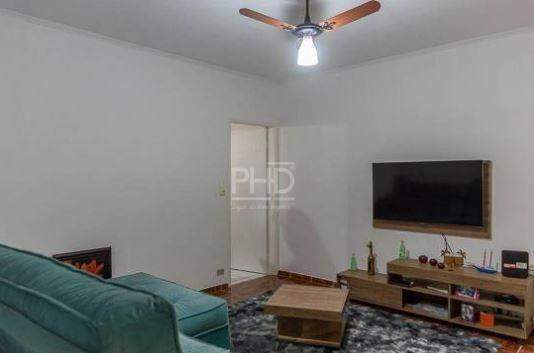 Casa para alugar com 3 quartos, 221m² - Foto 1