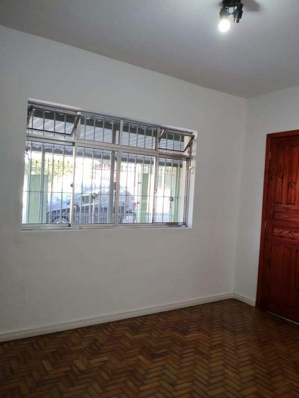 Casa para alugar com 2 quartos, 65m² - Foto 1